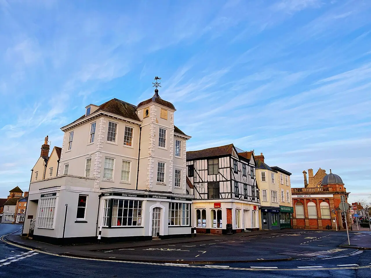 Bicester Market Square historic buildings
